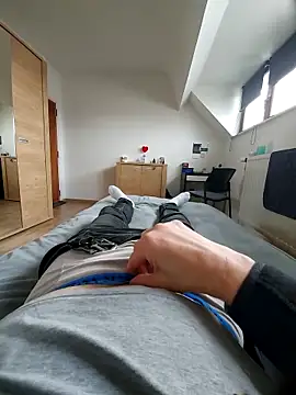 pascalino100 online show from 02-16-25, 09:04