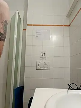 Snapshot of pascalino100 chatting on 02-24-26, 07:06 pascalino100 online show from 02-24-26, 07:06