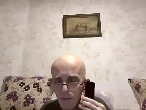 Snapshot of mariusica1@xh chatting on 01-10-25, 08:37 mariusica1xh online show from 01-10-25, 08:37