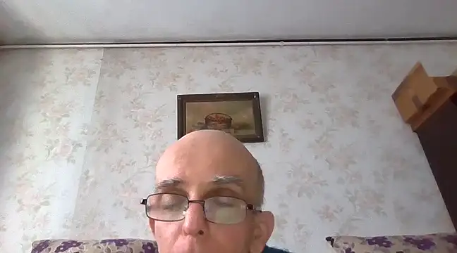 Snapshot of mariusica1@xh chatting on 02-05-25, 12:38 mariusica1xh online show from 02-05-25, 12:38