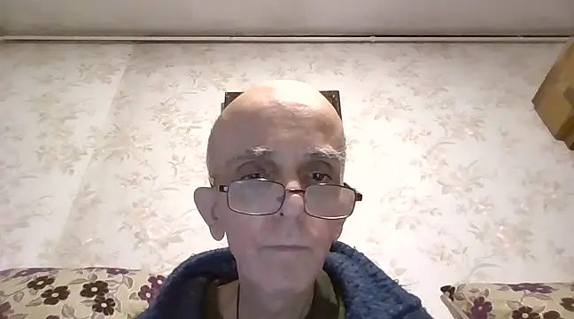 Snapshot of mariusica1@xh chatting on 02-05-25, 03:42 mariusica1xh online show from 02-05-25, 03:42