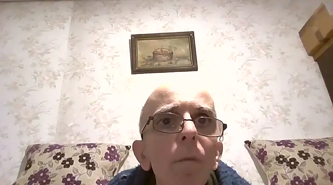 Snapshot of mariusica1@xh chatting on 02-12-25, 12:05 mariusica1xh online show from 02-12-25, 12:05