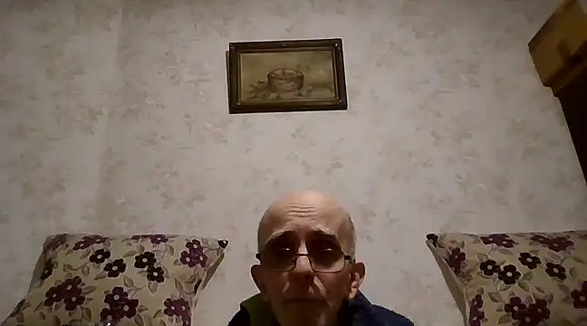 Snapshot of mariusica1@xh chatting on 02-17-25, 08:15 mariusica1xh online show from 02-17-25, 08:15
