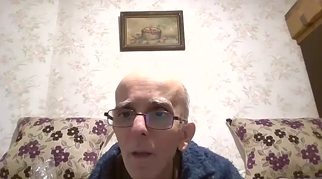 Snapshot of mariusica1@xh chatting on 02-20-25, 01:03 mariusica1xh online show from 02-20-25, 01:03