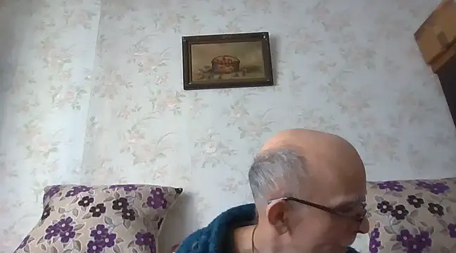 Snapshot of mariusica1@xh chatting on 02-25-25, 01:06 mariusica1xh online show from 02-25-25, 01:06