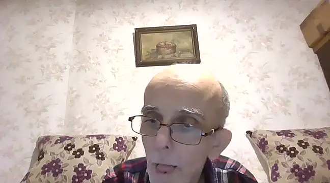 Snapshot of mariusica1@xh chatting on 02-25-25, 05:04 mariusica1xh online show from 02-25-25, 05:04
