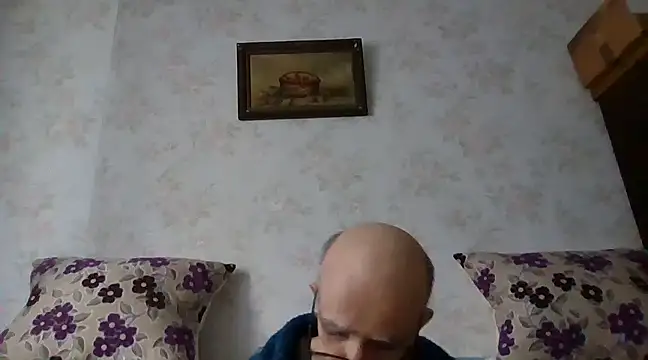 Snapshot of mariusica1@xh chatting on 03-11-25, 02:07 mariusica1xh online show from 03-11-25, 02:07