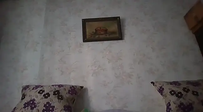 Snapshot of mariusica1@xh chatting on 03-12-25, 05:35 mariusica1xh online show from 03-12-25, 05:35