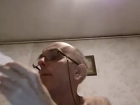 Snapshot of mariusica1@xh chatting on 09-11-25, 05:57 mariusica1xh online show from 09-11-25, 05:57