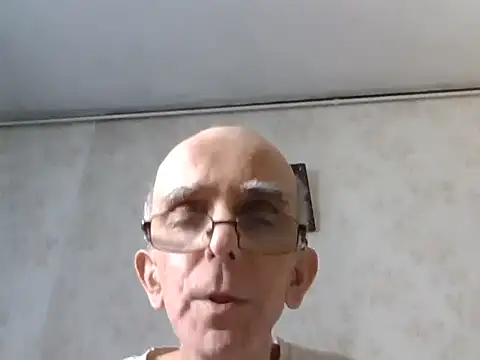 Snapshot of mariusica1@xh chatting on 09-15-25, 08:03 mariusica1xh online show from 09-15-25, 08:03