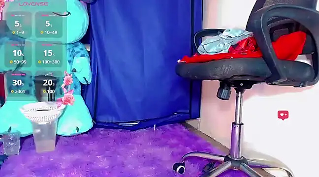 Snapshot of nicol_gill_ chatting on 01-28-25, 11:38 nicol gill online show from 01-28-25, 11:38