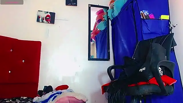 Snapshot of nicol_gill_ chatting on 02-11-25, 11:21 nicol gill online show from 02-11-25, 11:21