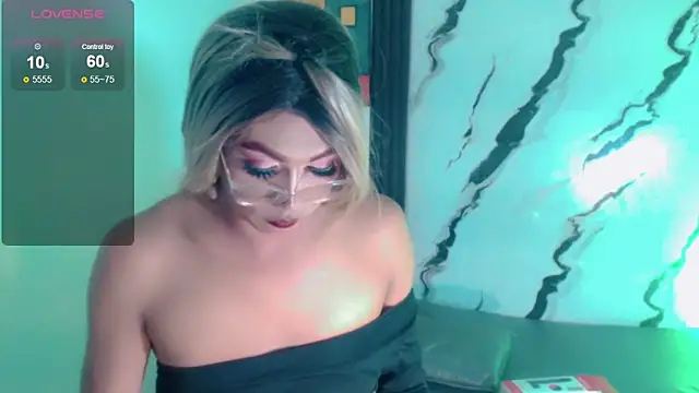 Snapshot of nicol_gill_ chatting on 05-29-26, 03:26 nicol gill online show from 05-29-26, 03:26