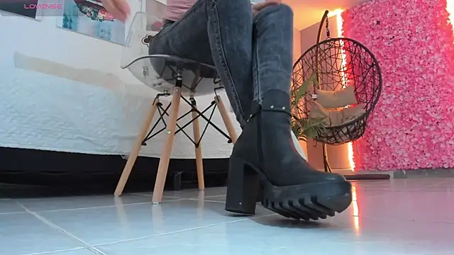 Angela donnato online show from 01-19-25, 04:01