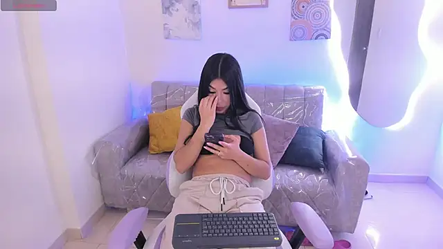 Charlotte cowell sub1  online show from 10-18-25, 04:19