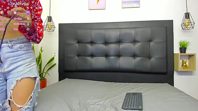 Little Venus03 online show from 01-22-25, 02:37
