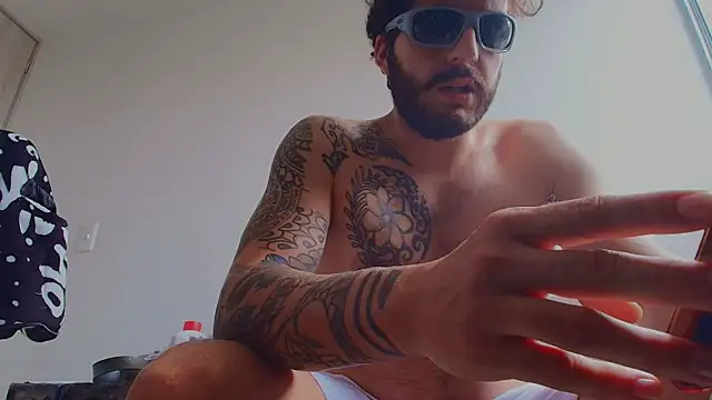 Snapshot of thomas_gun chatting on 04-24-26, 03:58 thomas gun online show from 04-24-26, 03:58