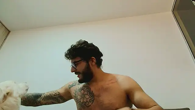 Snapshot of thomas_gun chatting on 04-28-26, 01:59 thomas gun online show from 04-28-26, 01:59