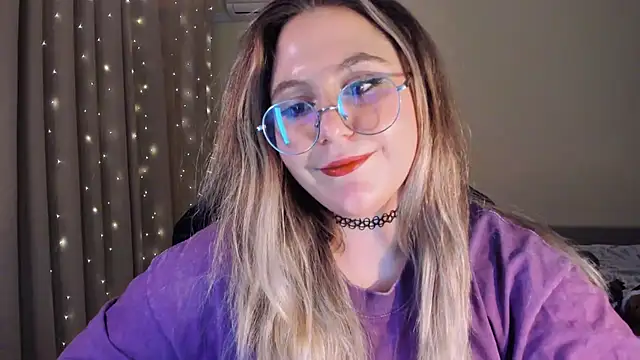 Snapshot of Diana_Flower chatting on 01-08-25, 04:44 Diana Flower online show from 01-08-25, 04:44