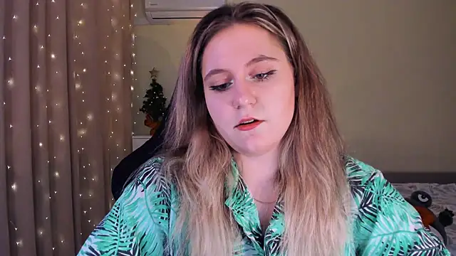 Snapshot of Diana_Flower chatting on 01-10-25, 10:28 Diana Flower online show from 01-10-25, 10:28