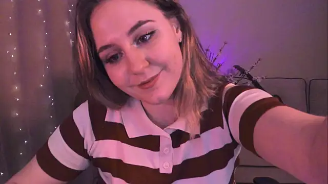 Snapshot of Diana_Flower chatting on 02-23-25, 06:45 Diana Flower online show from 02-23-25, 06:45