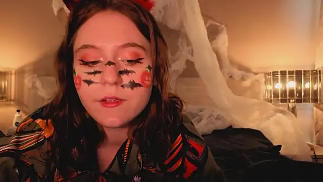 Diana Flower online show from 10-29-25, 04:37