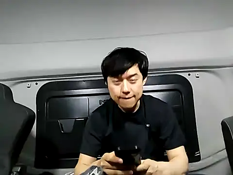 whitebriefboy online show from 09-29-25, 04:01