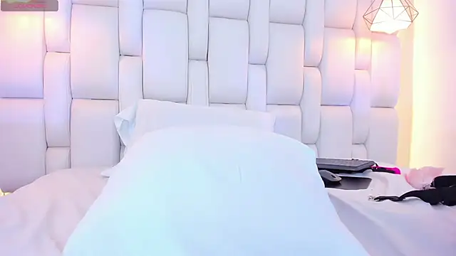 AslyGomez online show from 02-06-25, 05:40