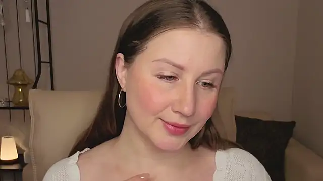 Snapshot of Helens_love chatting on 04-18-26, 01:31 Helens love online show from 04-18-26, 01:31