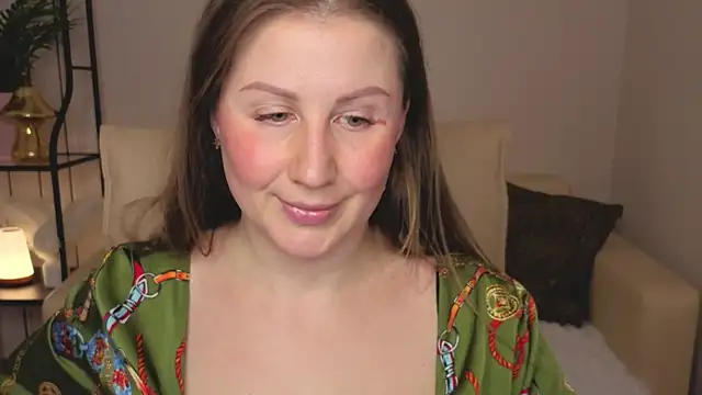 Snapshot of Helens_love chatting on 04-28-26, 08:41 Helens love online show from 04-28-26, 08:41