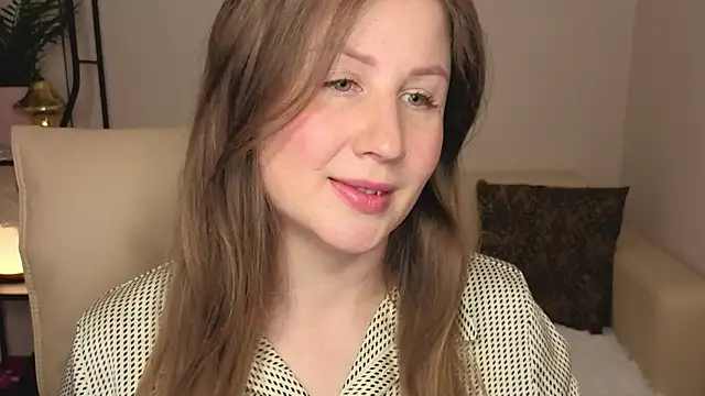 Snapshot of Helens_love chatting on 05-24-26, 01:10 Helens love online show from 05-24-26, 01:10
