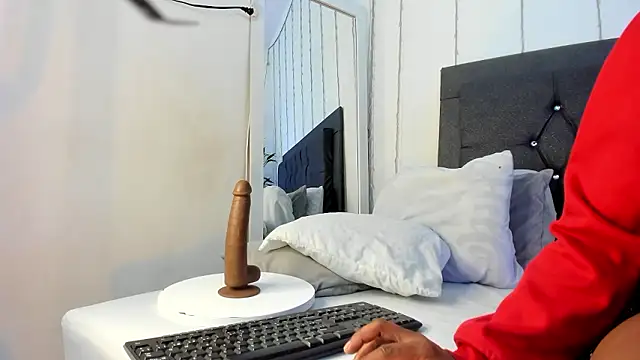 Snapshot of ebony_hot1 chatting on 12-07-24, 01:40 ebony hot1 online show from 12-07-24, 01:40