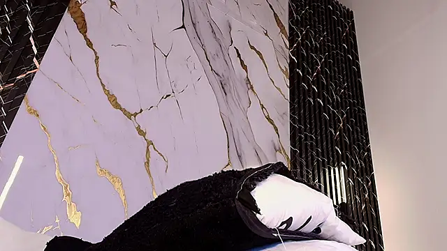 Snapshot of ebony_hot1 chatting on 09-15-25, 02:06 ebony hot1 online show from 09-15-25, 02:06