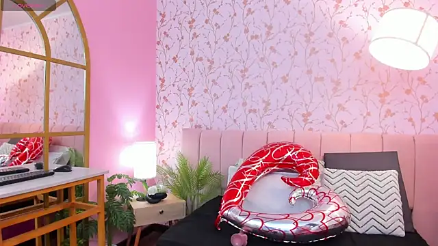 amber-hill online show from 02-18-25, 01:21