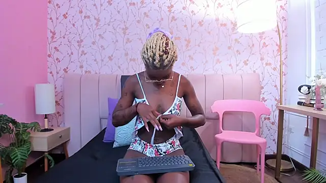 amber-hill online show from 10-11-25, 03:10