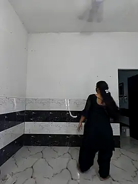 riya190 online show from 10-17-25, 05:37