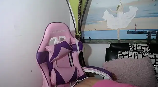 Snapshot of Dy_Hanna chatting on 01-08-25, 07:24 Dy Hanna online show from 01-08-25, 07:24