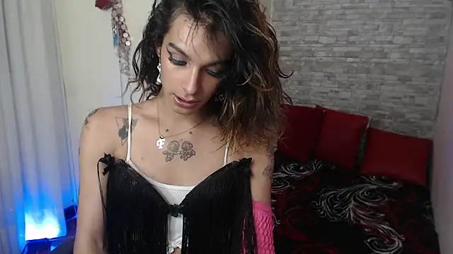 Snapshot of Dy_Hanna chatting on 11-11-25, 10:21 Dy Hanna online show from 11-11-25, 10:21