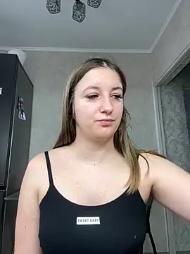 Strawberryyyyik online show from 01-13-25, 06:27