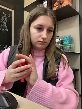 Strawberryyyyik online show from 03-19-25, 09:38