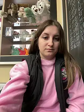 Strawberryyyyik online show from 03-19-25, 12:45