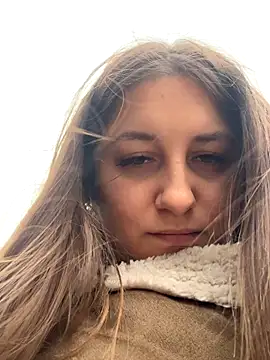 Strawberryyyyik online show from 10-01-25, 12:11