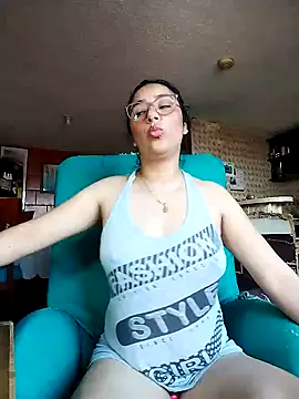 Snapshot of Im_Alma_ chatting on 02-19-26, 10:17 Im Alma online show from 02-19-26, 10:17