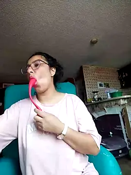 Snapshot of Im_Alma_ chatting on 03-20-26, 01:49 Im Alma online show from 03-20-26, 01:49