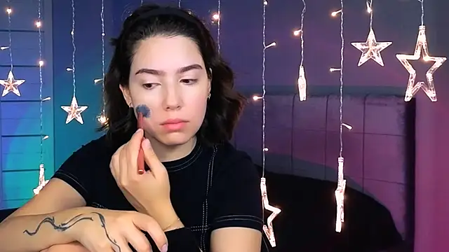 Stacy Gonzales  online show from 09-28-25, 06:19