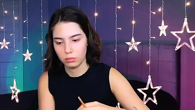 Stacy Gonzales  online show from 10-05-25, 06:23