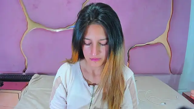 GiaRoussel online show from 01-16-25, 12:20