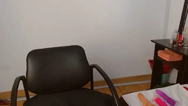 JessicaRabbit04 online show from 03-05-25, 09:16