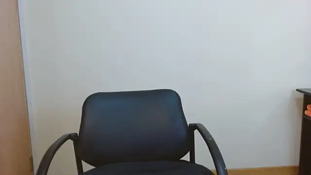 JessicaRabbit04 online show from 03-10-25, 07:10