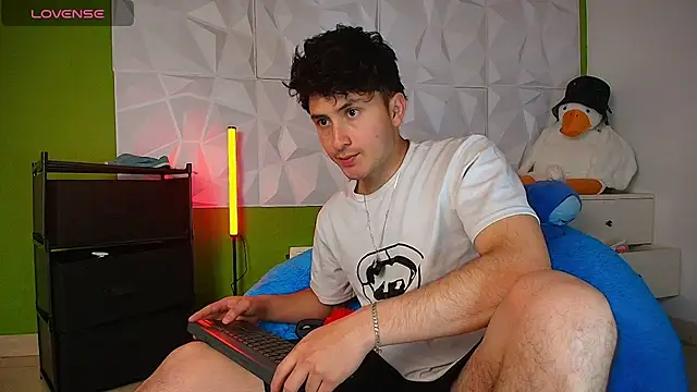 santyago taylor online show from 10-06-25, 07:22